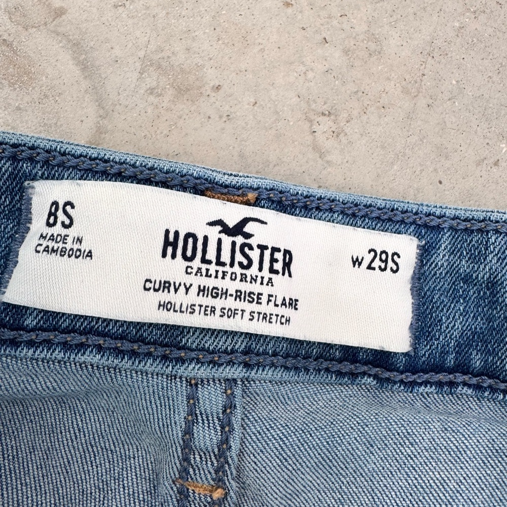 Hollister Distressed Curvy High Rise Flare Size 8/29S - Picture 5 of 10